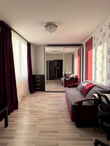 Юрія Поправки вул. (Миколи Лебедєва), 14