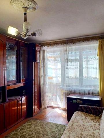 Продається малогабаритна 3 квартира біля яхт-клубу