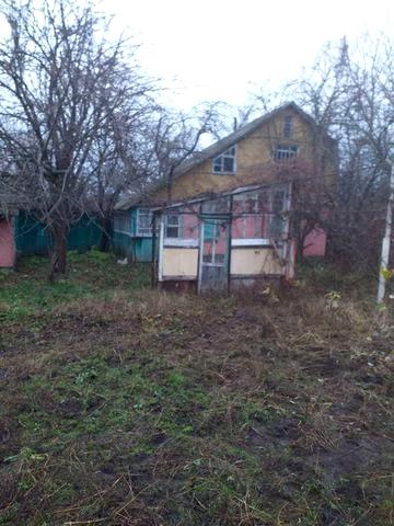 Продам дачу в районі 4 школи