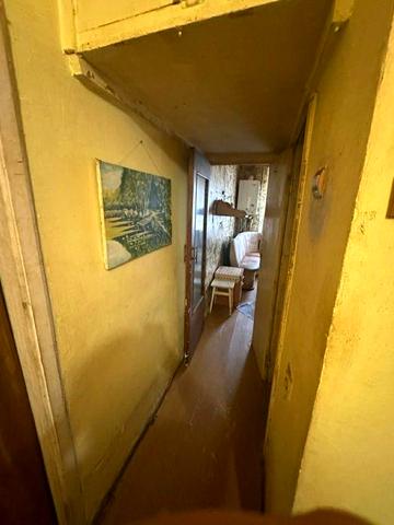 Забіря. Однокімнатна квартира в центрі.(43/19,2/8,2м.) 1поверх.