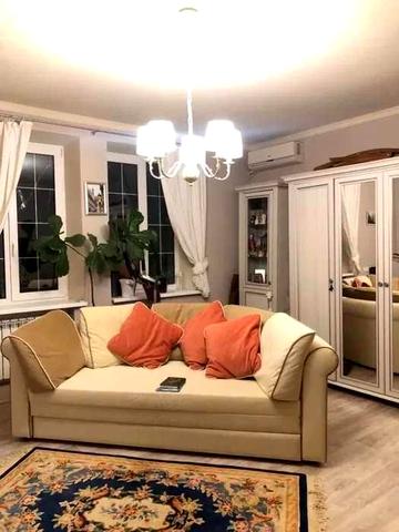 Продам СТАЛИНКУ 2к квартиру 62м2 у центрі міста (87564)