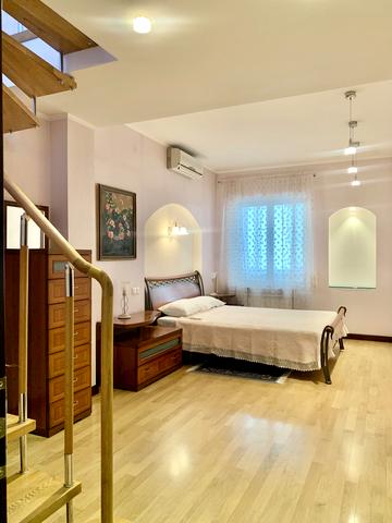 Ярославів Вал вул., 17-А