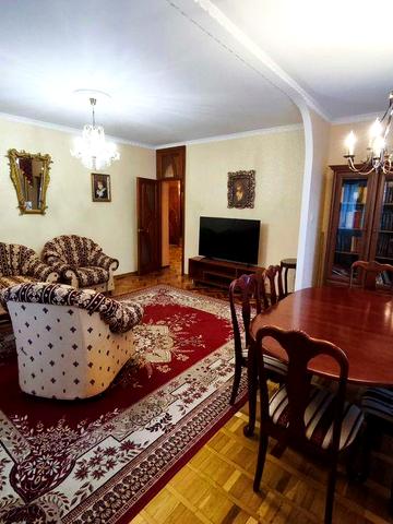 Продам 3-х кімнатну квартиру в Тбіліському кварталі!