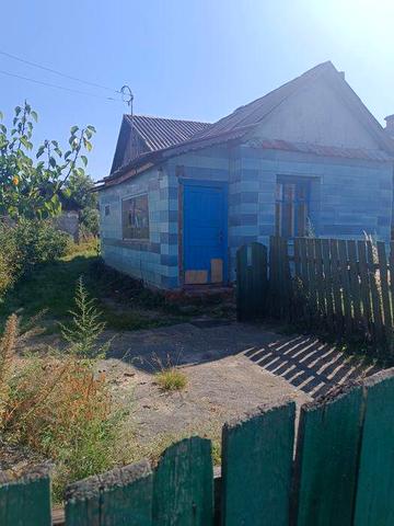Пів будинку під ремонт в зручному місці