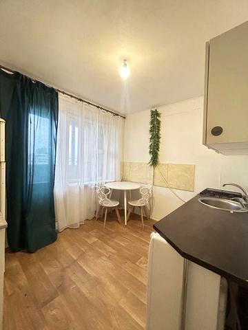 Продаж квартири 1к  вул. Оболонська площадь 1 метро 50м