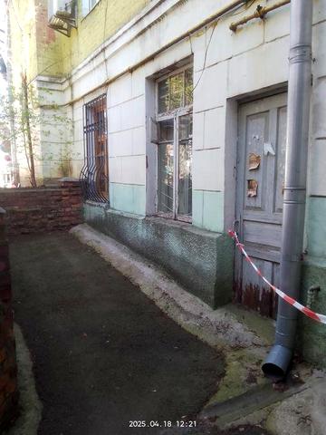 Продам 5-кімн.квартиру-коммуналку,100м.Окремі входи!