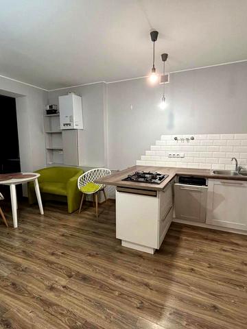 Вишнева вул., 27