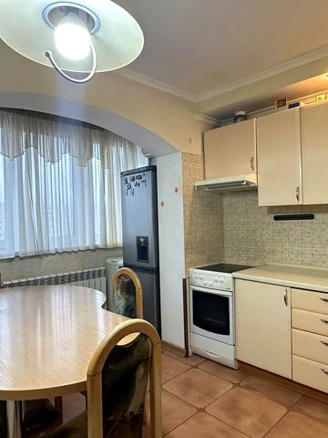 Героїв Дніпра вул., 9