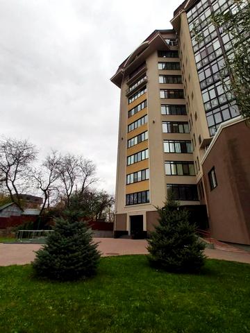 Нагірна вул., 15