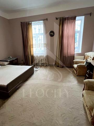 Шпитальна вул., 30