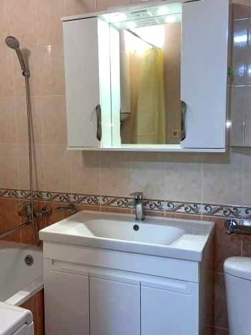 Довгострокова оренда 2-х кімнатної квартири для сімейної пари