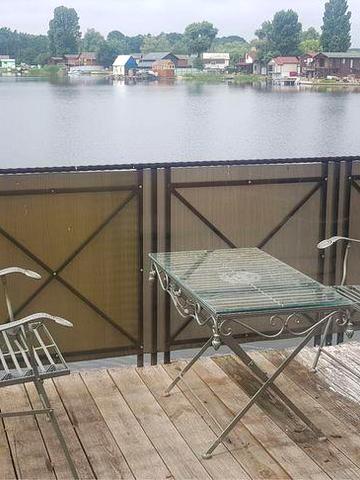 Будинок  біля води