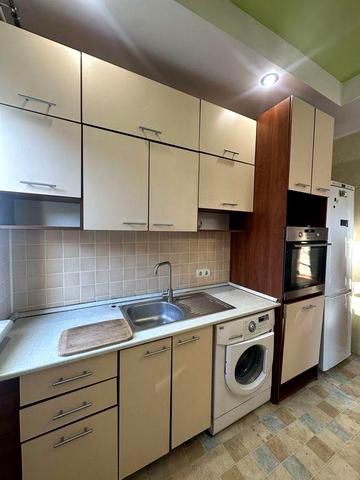 Здам частину будинку з окремим входом та гаражем, район Басівкут!