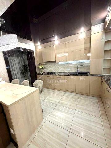 Продаж великої 3-к квартири, ремонт, автономність. Сертифікат