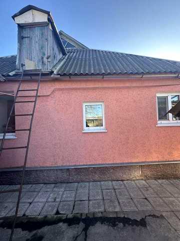 Продам будинок в центрі міста Лозова