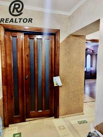 Продається 3-кімнатна квартира. Заводське