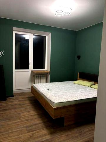 Валерія Лобановського вул., 30