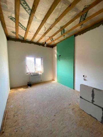 В продаже двухуровневая квартира на Ленпоселке.