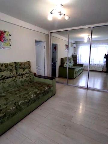 Продаж 2 к квартири, Привокзальна 8, Дарницький район