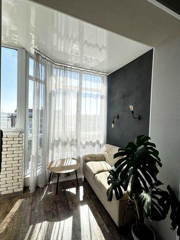 Оренда великої 1-кімнатної квартири з панорамним видом у центрі Ірпеня