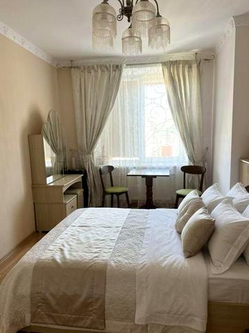 Крушельницька 8 , 2 кімнатна квартира 85 м.кв