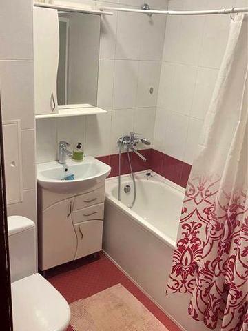 Сдам 1 комнатную квартиру Небесной Сотни