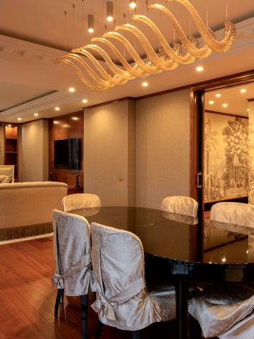 Саперне Поле вул., 5