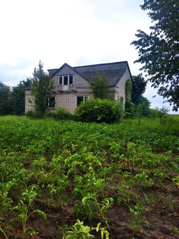 Продається будинок з незавершеним будівництвом, під розбір