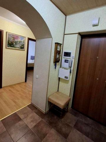 Миру 36 Левада велика 3-х кімнатна квартира