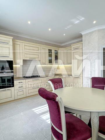 Розваги вул., 27