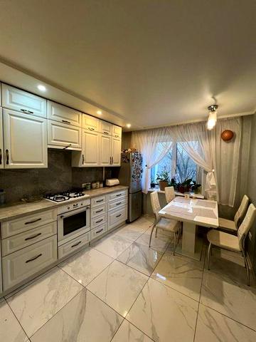 Продам 4к квартиру 82м2 в центрі м. Буча! Навпроти Новуса