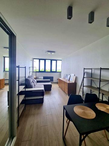 Освіти вул., 15/31