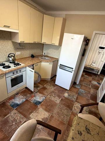 Здається в оренду велика 1-но кімнатна квартира