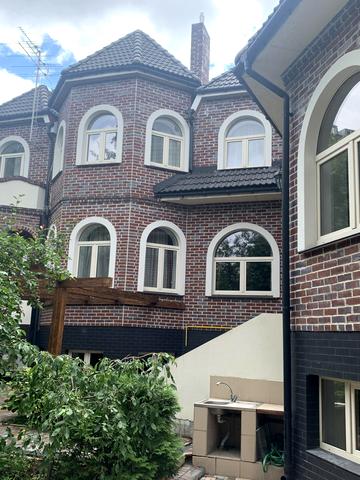 Павла Загребельного вул. (Миколи Раєвського), 11а