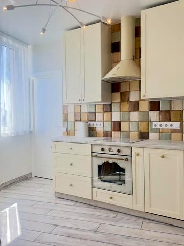 Академіка Заболотного вул., 15-В