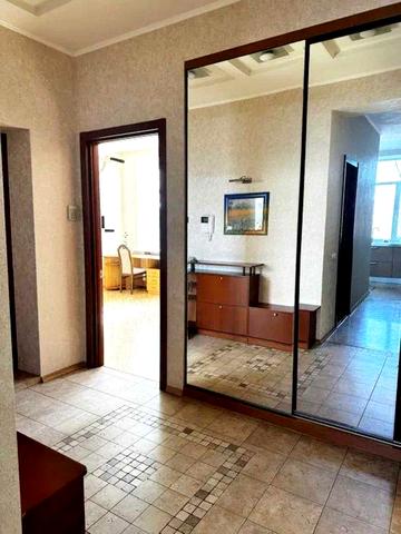 Трехкомнатная кв. Холодная Гора. Автономное отопление.