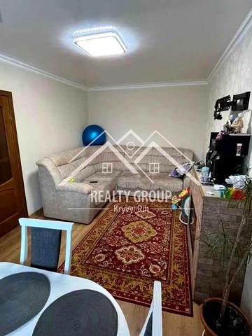 Оренда гарної чьотирьохкімнатної квартири на Зарічному.