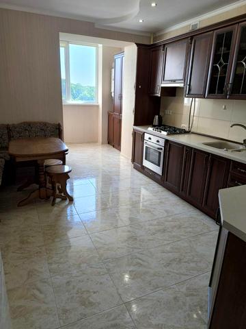 Гетьмана Мазепи вул., 165б