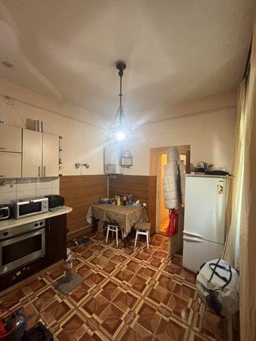 Двохкімнатна квартира в довгострокову оренду,центр міста.