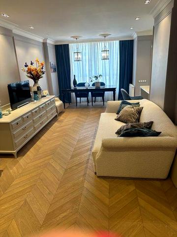 Здам 3-кім квартиру в ЖК Венеція. Ремонт , меблі. Можна з тваринами .