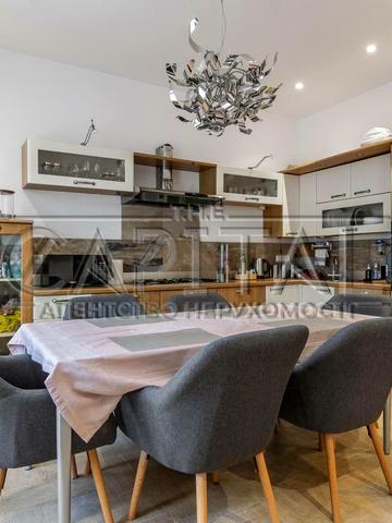 Назарівська вул. (Вєтрова), 25