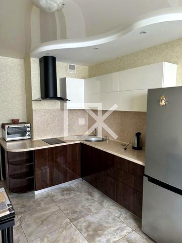 Воскресенська вул., 18-Б