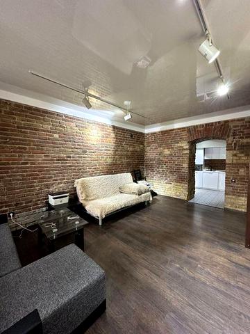Продаж 1-кімнатна квартира 28 м² з ремонтом  вул. Єфремова