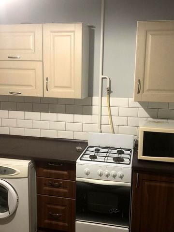 Оболонська пл. (Дружби Народів СРСР), 5