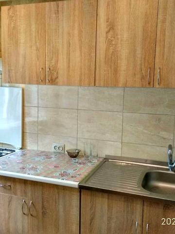 сдам 1 к  Хлебодарское  4/5 эт., мебель, техника