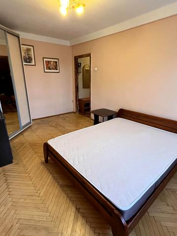 Велика Васильківська вул. (Червоноармійська), 102