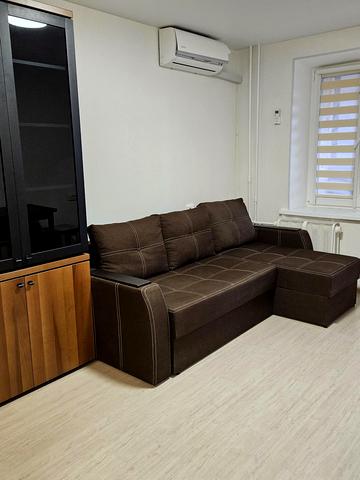 Стадіонна вул., 6