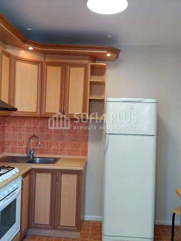 Срочно! 1к, Дмитрівська вул. 24, недорого