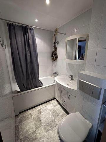 Чудова 2к роздільна, Воробйова 12, м Вокзальна пішки