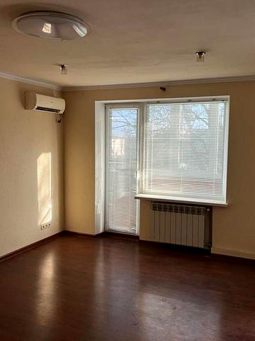 Продам 4-х кімнатну квартиру